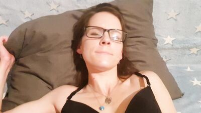 Veronica is fucking with anal plug for the first time