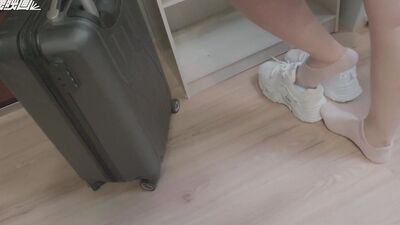 AN9-005-Hong Kong Girl travels to get cum in her mouth
