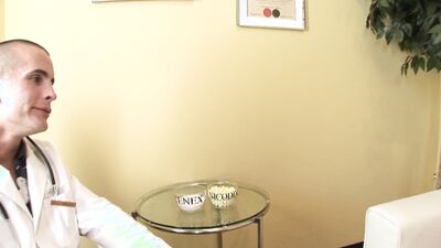Twerking on a hard dick this naughty brunette manages to make her pussy cum