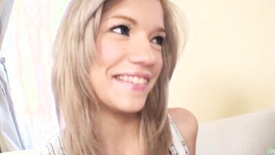 Stranger agrees to give a guy she had just met a blowjob