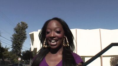 Sean Proves Ebony Babe Taylor Wrong About White Guys