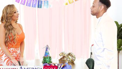 Curvy Richelle Ryan gives friend's husband a piece of her cake