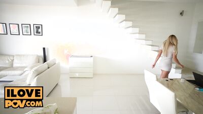 POV - Getting head from your roomates GF Luxury Mur