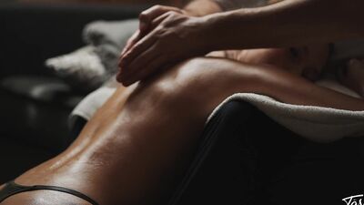 Laura Quest gets an All inclusive Massage - She didn't Expect this from her Masseur