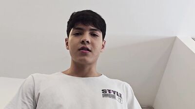 I CONVINCE MY GIRLFRIEND TO HAVE ANAL SEX FOR THE FIRST TIME