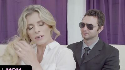 Congresswoman Needs To Relax After A Long Day And Her Secret Serviceman Offers A Shoulder Massage