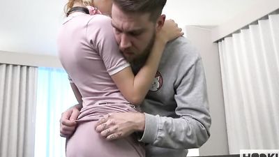Petite Blonde Babe gets Fucked up the Ass by Guy she Met Online