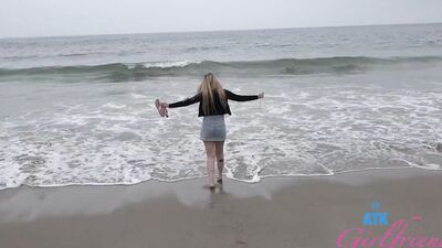 Hanging out with amateur babe Riley Rose on the beach and getting head on the road POV