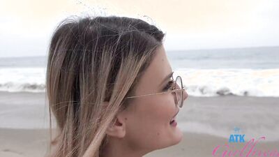 Hanging out with amateur babe Riley Rose on the beach and getting head on the road POV