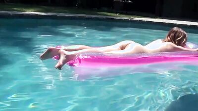 Blonde Teen Jonni Hennessy Fucking For Internal Creampie
