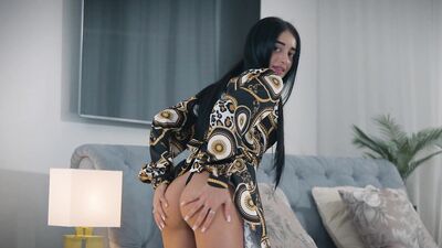 Sexy Babe Ara Mix Milks Cock
