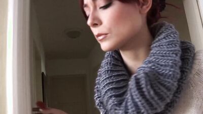 Tender kisses are all that is needed for the dyke redhead to seduce the brunette into fingering