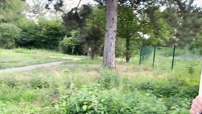 Vends-ta-culotte - This pretty blond French girl loves to suck cocks outdoors