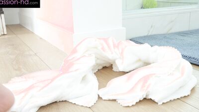 Selina Imai Couldn't Wait To Ride His Big Cock After Her Shower