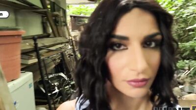HUNT4K. Brunette Lola Danger gave Hunter the best deepthroat he ever had