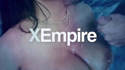 Gorgeous Asians Babes Taste Each Others Holes - HardX