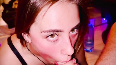 Juicy Babe gave a good sloppy blowjob