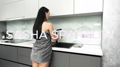She paid a pumped-up plumber to work with her juicy ass