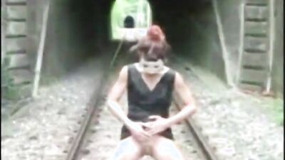 Il treno lo perdi,il cazzo lo prendi