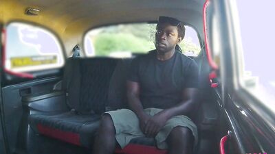 NO WAY ???? She Sucks his Big Black Cock when the Traffic Lights Go Red - VIRAL - Female Fake Taxi
