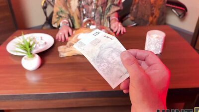HUNT4K. Hunter ran into a sexy chick in public and fucked her in the fortune-telling salon