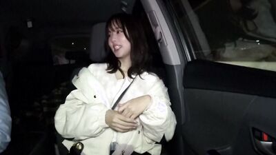 Part1 a Beautiful Woman Who Works Part-time in a City Overflowing with Erotica Gets Asked for Her Contact Information 114