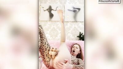 TEACHER SQUIRTED FROM ANAL SEX WITH A 24-CENTIMETER DICK