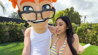 Sona Bella's Deep Dive: PornDude's Poolside Service Turns Steamy