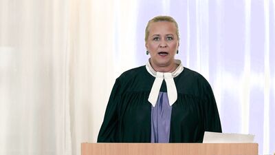 MATURE4K. Old Elle with huge tits fucked her gardener in doggy and ended up in court