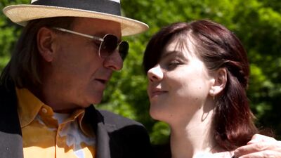 Hot threesome fuck with hot babe Scarlet Rose
