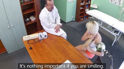 Blonde student is taught how to make her pussy wet - Fake Hospital