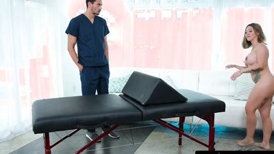 FANTASY MASSAGE - Masseur Can't Resist Betty Foxxx's Hot Ass And Fucks Her Perfect Butthole