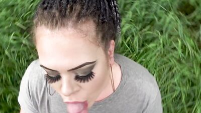 DEUTSCHES TEEN MIT RIESEN ARSCH LÄSST SICH OUTDOOR ABFICKEN UND PISST NACHDEM SIE BESAMT WURDE