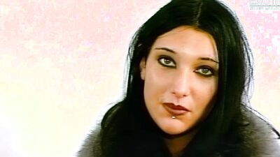 Retro cam babe all real and horny