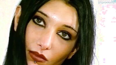 Retro cam babe all real and horny