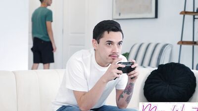 Lustful Stepmom Laura Bentley Needs Two Cocks Satisly Take Care of Her Slutty Cravings S6:E1