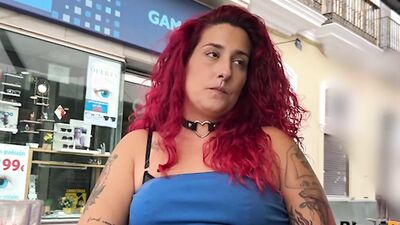 Eketra Red goes out on the street with a remote dildo. Public flashing around Seville!