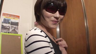 Naughty Japanese Chick Shinobu Kasagi Fills Her Mouth and Pussy