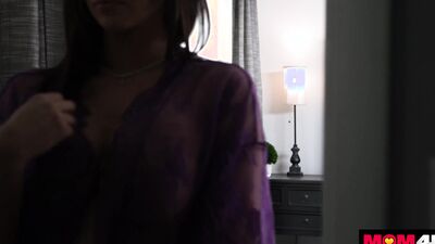 Horny Mom Loses It When BBC Fills Her Cunt Like An Eclair