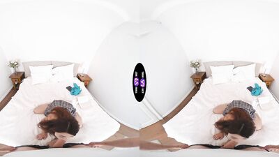Valentina Lapiedra Drops Her Book For A Thick Cock - TmwVRnet