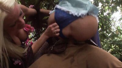 Suzie Best And Valerie Pearl Have Wild Group Sex In Their Magic Garden- Titopia