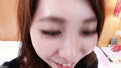 Japanese babe with hot body blows a guy and gets fucked after
