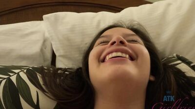POV - Zaya Cassidy showers and gives you great head