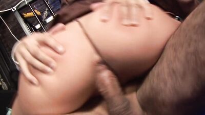Lissa Love Sits On A Vibrator That Linet Slag Is Holding On Her Clit To Cum- Skankery