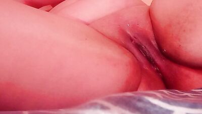 Sexy juicy ass pussy fucks hard with her fingers