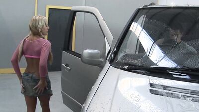Savannah Gold And Francesca Have A Threesome In A Car And Cum Swap- Titopia