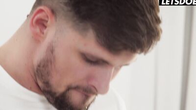 Big Dick Masseur Makes Busty Client Orgasm - WHITEBOXXX