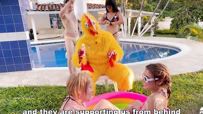 Frisby's chicken organizes fight between ALIX VLOGS and LARA ROSS to see who will fuck his fat cock