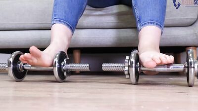 Ginger's hurting, smelly and sweaty BIG feet (pov feet, foot goddess, sexy soles, stinky fee, toes)