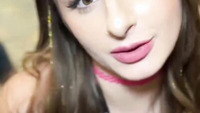 Big-Titted Babe Penelope Kay Gets Her First AVN Experience